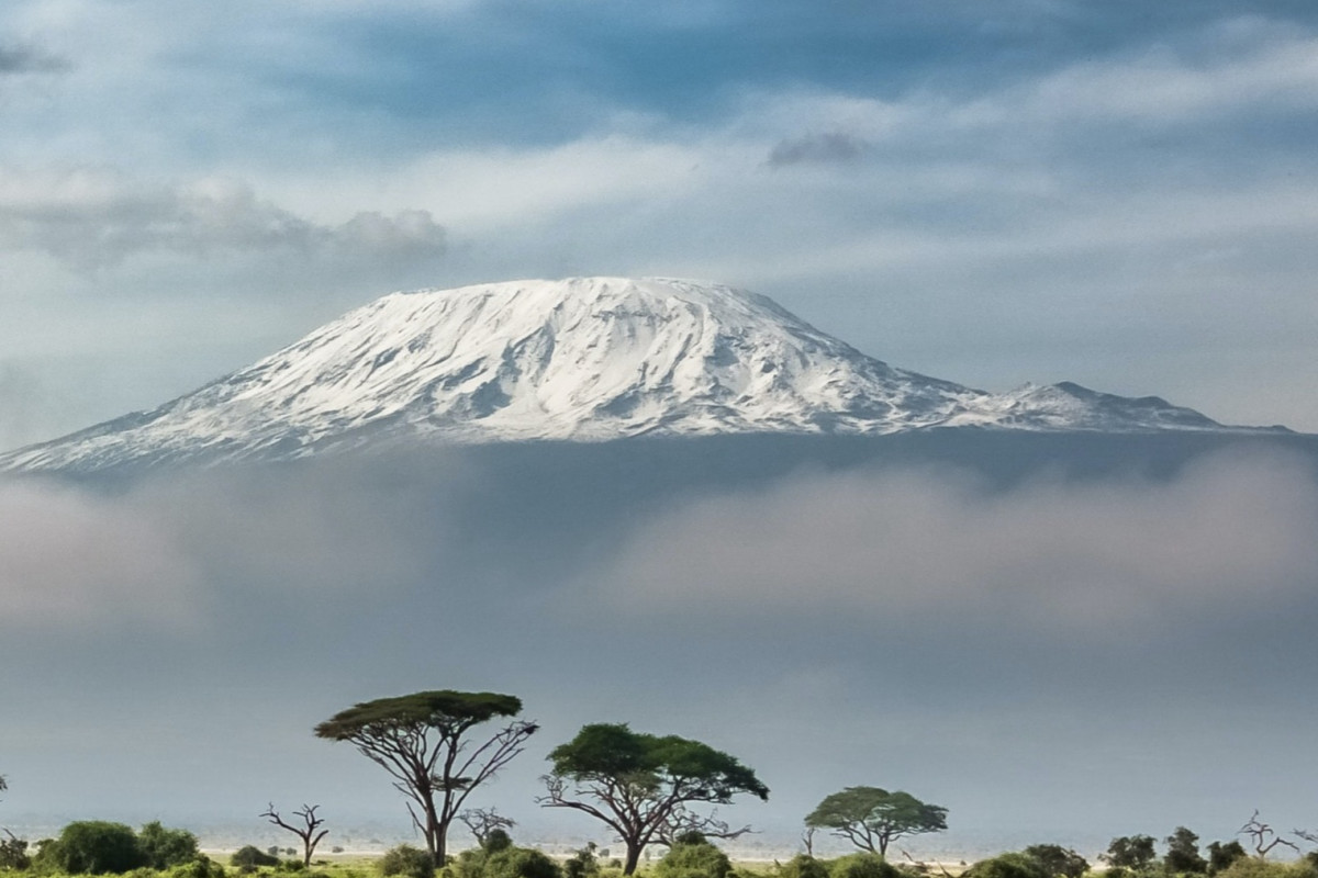 Mt_Kilimanjaro_seen_from_Amboseli